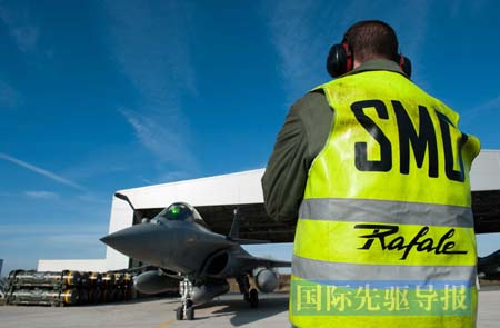 1�µף������_����˾�ġ���L���𶷙C�A��ӡ��110�|��Ԫ܊ُ��Ρ��D��λ�ڷ���ʥ�ϝ�Ү܊�»��صġ���L���𶷙C��