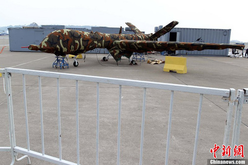 ����ǰ�Ɍ��麣��չ��չ��ģ�͵������o�˙C(j��)���ڽ��꺽չ���Ԍ�(sh��)�չ��11��8�գ�ԓ�C(j��)�ѽ�(j��ng)�M�b�ꮅͣ����չƺ�ϡ�ԓ��o�˙C(j��)���к����I(y��)���³ɶ��w�C(j��)�O(sh��)Ӌ(j��)�о������ƣ�ԓ�C(j��)�b��һ�_(t��i)100�R�������l(f��)��(d��ng)�C(j��)���߂�ȫ����ƽ݆ʽ�𽵺��w��������������w�����_(d��)1100�������m(x��)���r(sh��)�g��20��(g��)С�r(sh��)���ɔy�����N�ɲ졢��������/�y(c��)�ࡢ��ӌ�(du��)���O(sh��)�估С�Ϳյش���������Ɉ�(zh��)�бO(ji��n)ҕ���ɲ鼰��(du��)�ع����΄�(w��)���΄�(w��)��Ҳ�����ھS��(w��n)�����֡�߅��Ѳ߉�ȡ�犷� �z �DƬ��Դ��CFPҕ�X�Ї� 