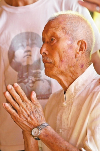  �ϱ��Z�����p�ֺ�ʮ���\ƽ��