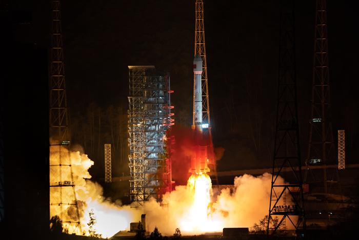 中國(guó)成功發(fā)射天鏈二號(hào)04星