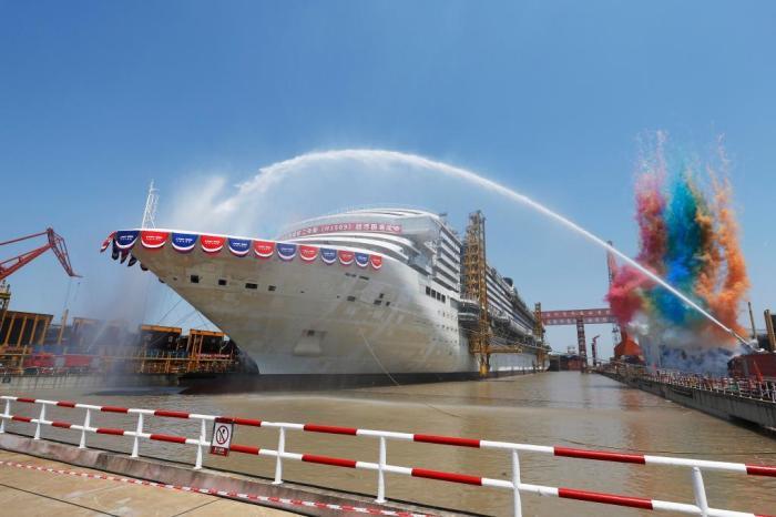 第二艘國產大型郵輪“愛達·花城號”實現塢內起浮