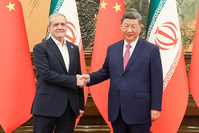 習近平會見伊朗總統(tǒng)佩澤希齊揚