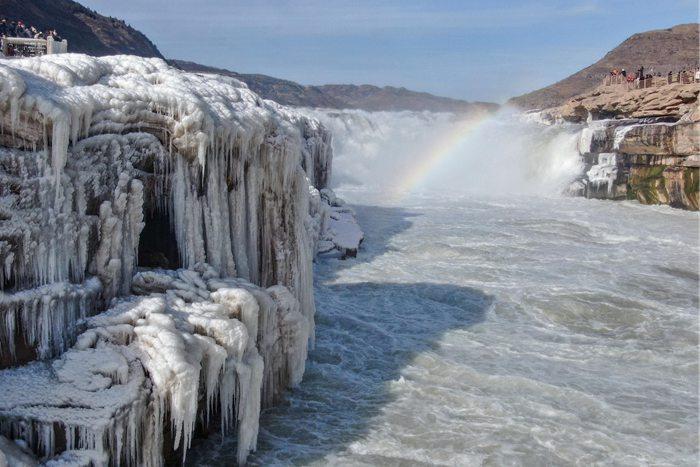 山西吉縣：黃河壺口瀑布現流凌封河景觀