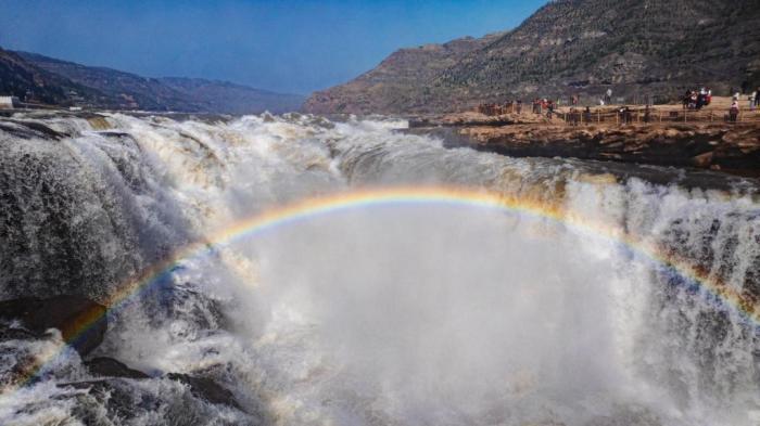 陜西黃河壺口瀑布迎來“桃花汛”