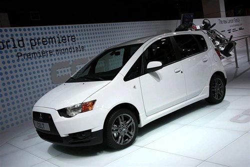 SUV+С��܇(ch��) ����δ��(l��i)2�����A��܇(ch��)ǰհ ��܇(ch��)֮��