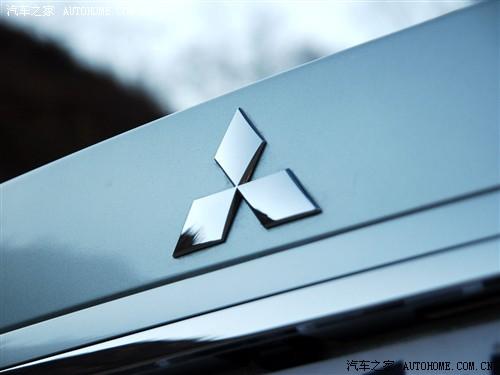 SUV+С��܇ ����δ��2�����A��܇ǰհ ��܇֮��