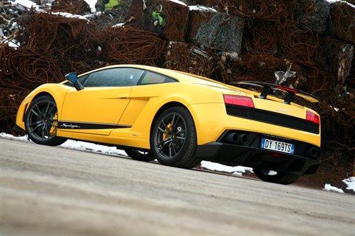 ��ŭ�Ĺ�ţ ԇ�{�m������Superleggera ��܇֮��