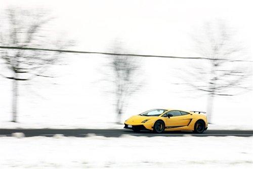 ��ŭ�Ĺ�ţ ԇ�{�m������Superleggera ��܇֮��