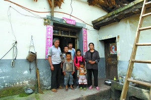 走近云南彝良地震災區留守老人:3天吃5頓土豆