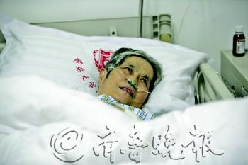 青島72歲被炸傷老人:沒想到習主席會來看我(圖)