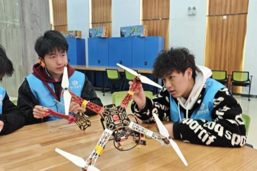 “科技為媒 文化為脈” 中泰青少年感知科技文化魅力