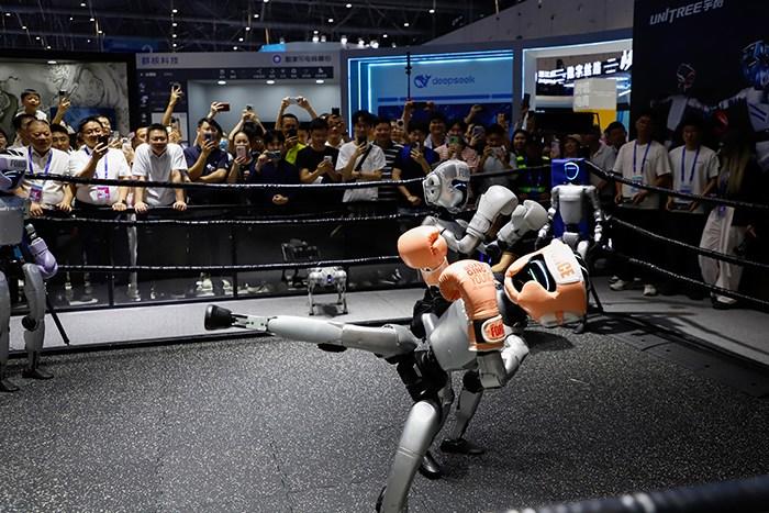 人形機(jī)器人擂臺格斗